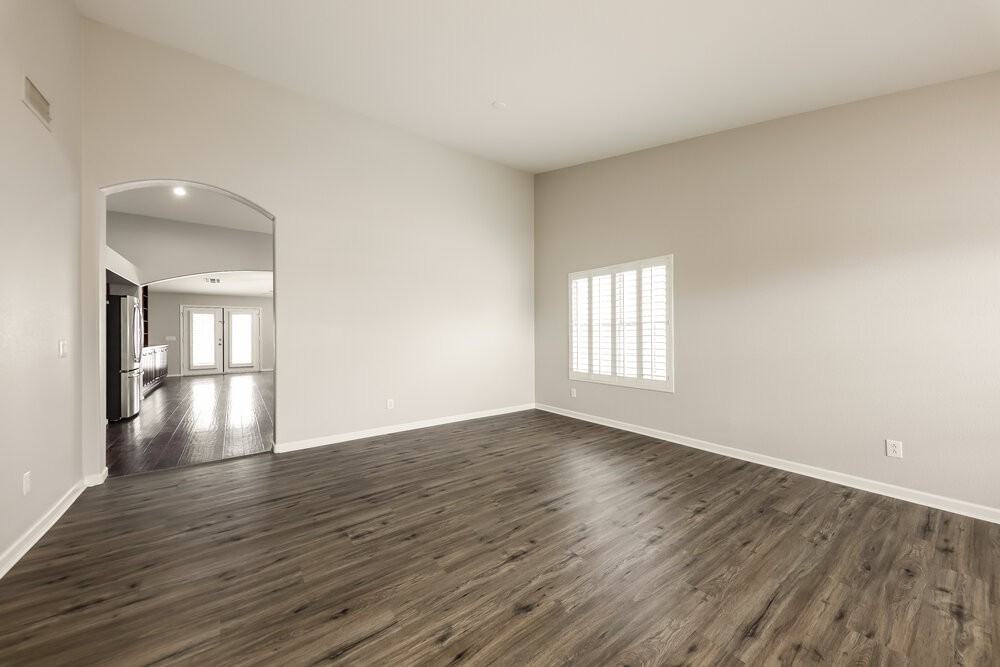 10014 W Irma Ln - Photo 4 of 16