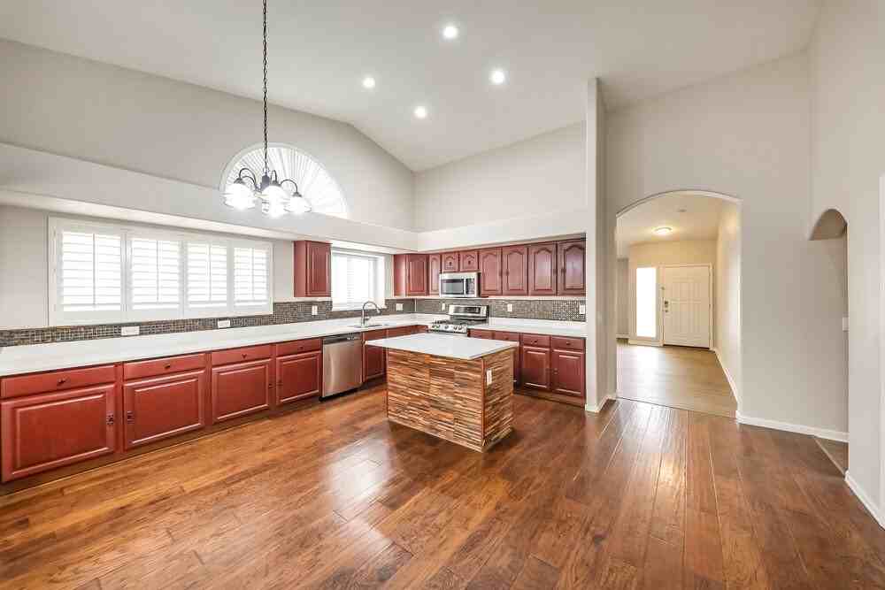 10014 W Irma Ln - Photo 6 of 16