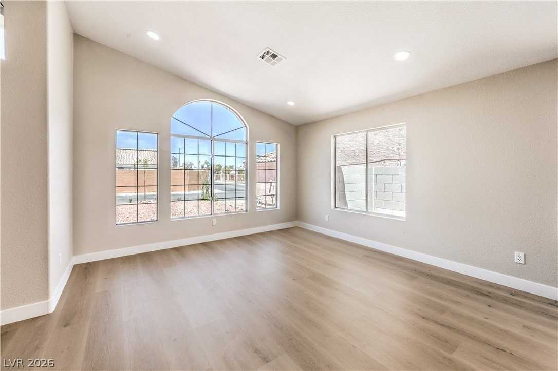 8305 Windrush Ave - Photo 7 of 50