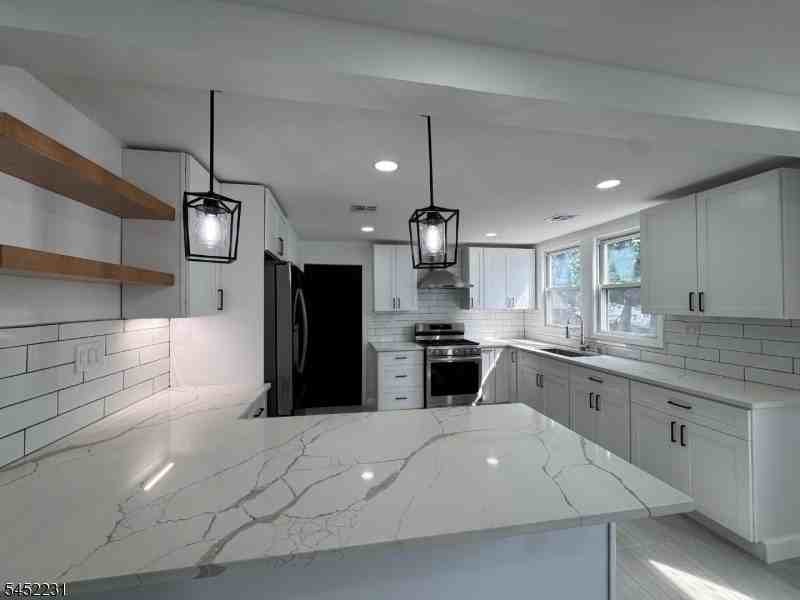 114 Orange Ave - Photo 3 of 30