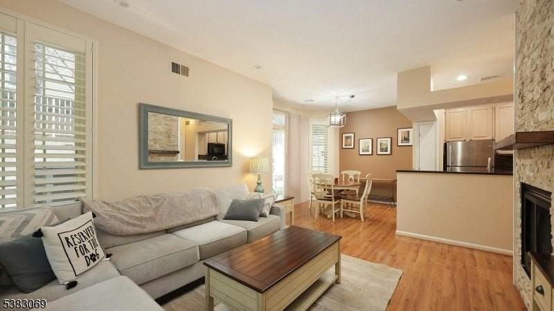 19 Quail Brook Ct - Photo 4 of 21