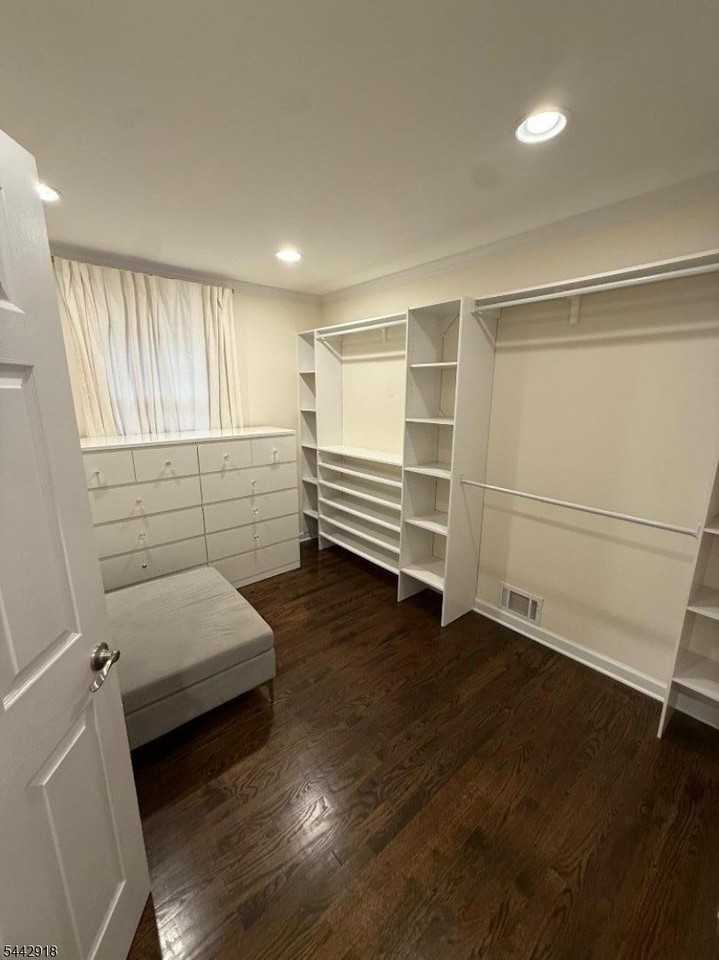 78 Mounthaven Dr - Photo 6 of 19