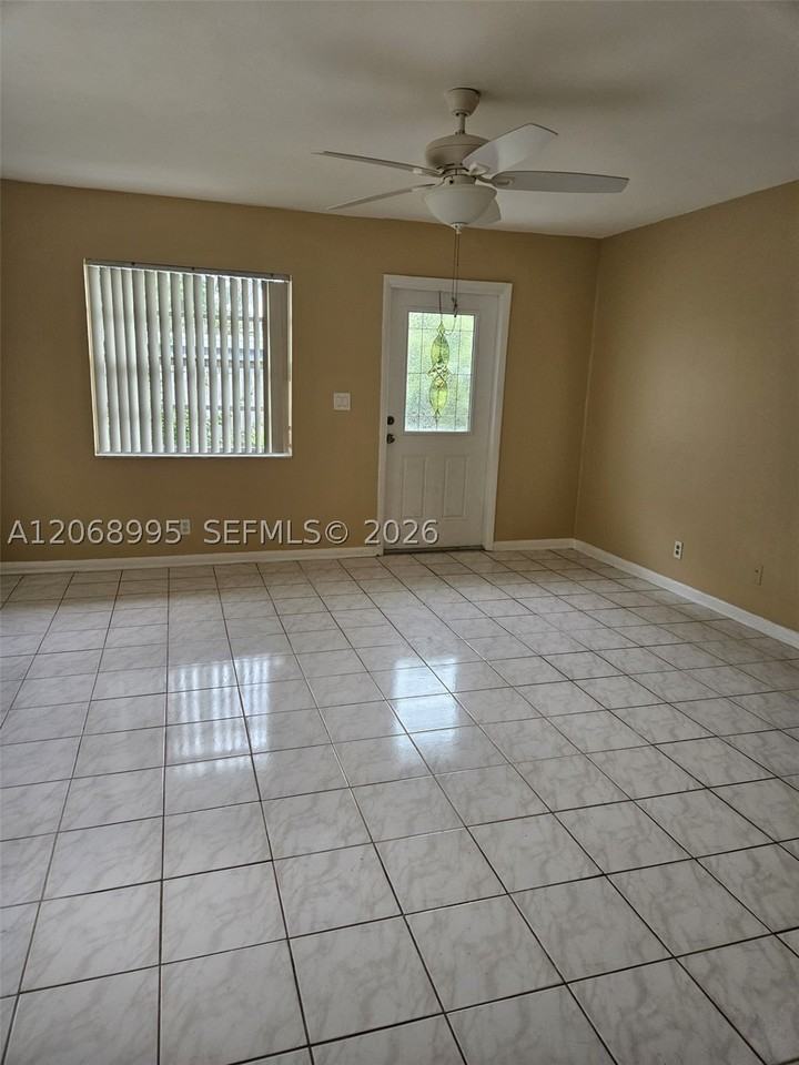 1008 Ne 34th Ct #A - Photo 2 of 9