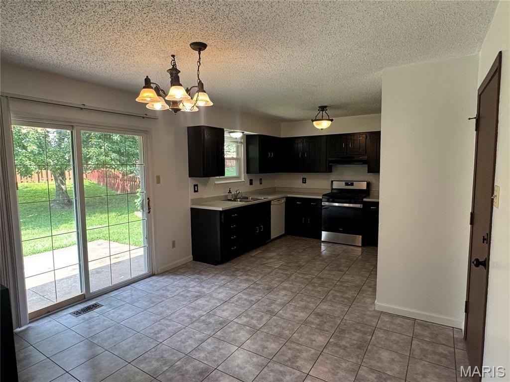 7 Armitage Dr - Photo 4 of 18
