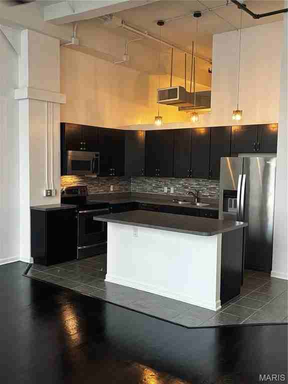 1501 Locust St #202 - Photo 4 of 13