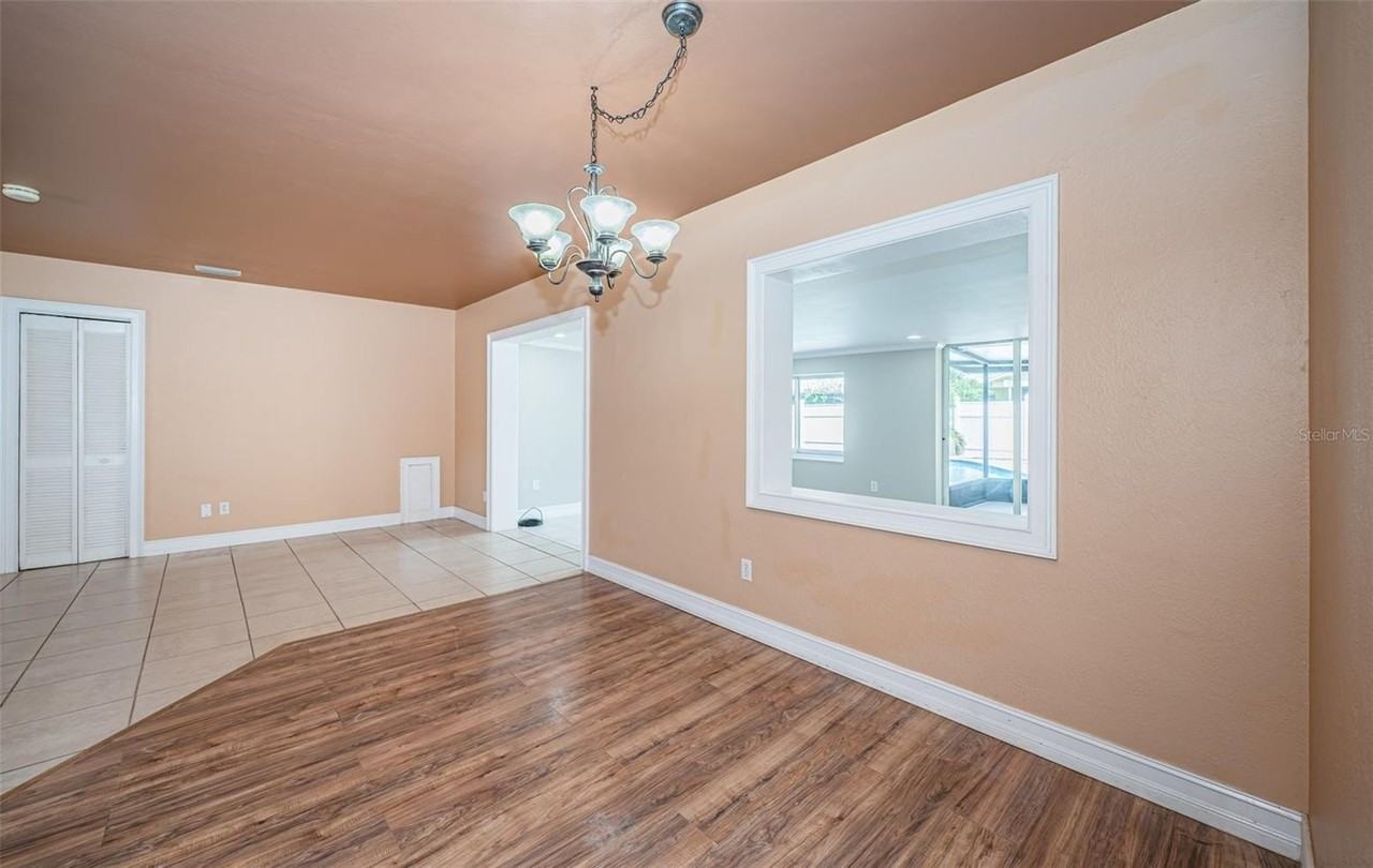 1039 Madison St - Photo 6 of 19