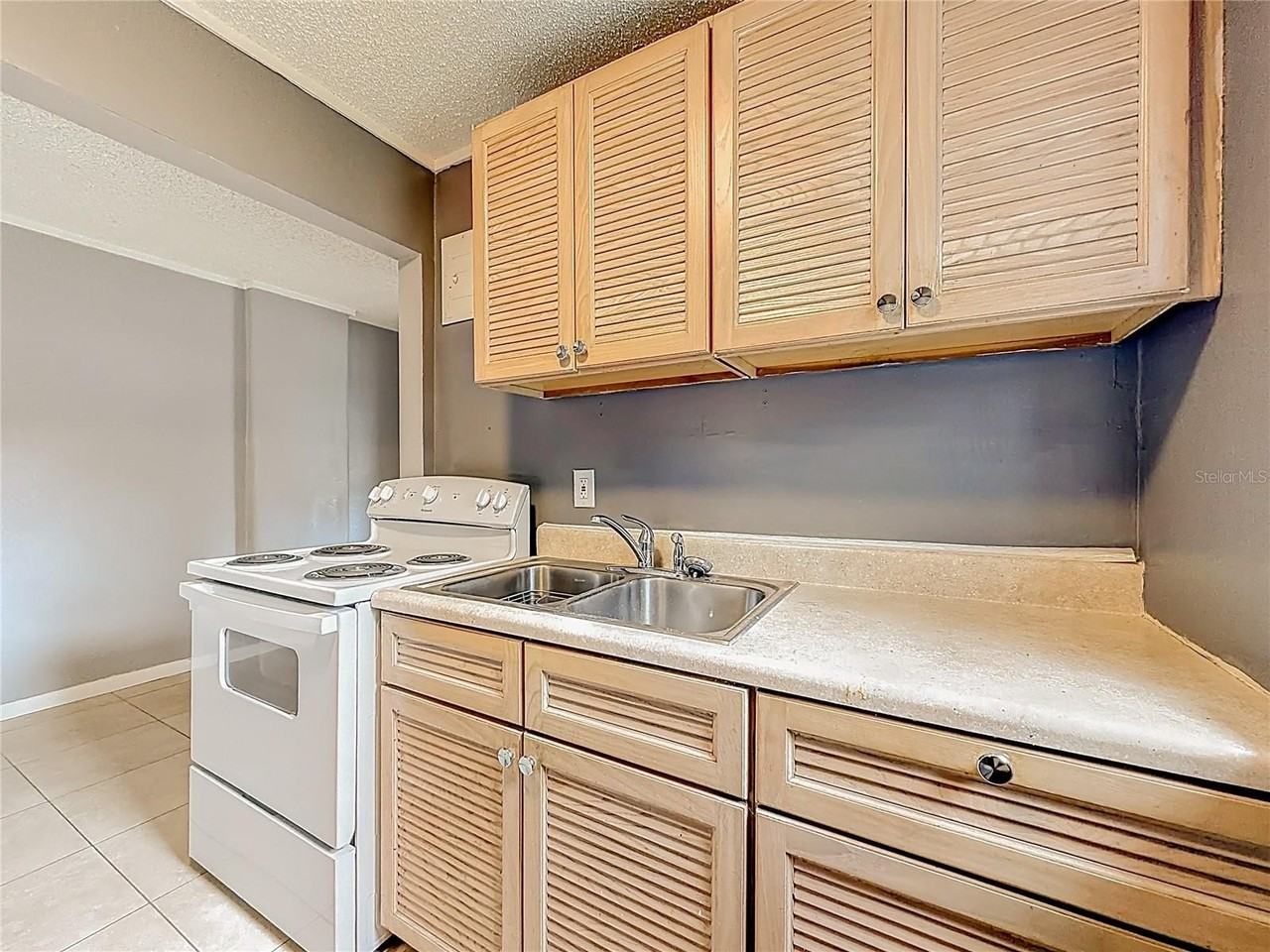 927 Hoffner Ave - Photo 6 of 25