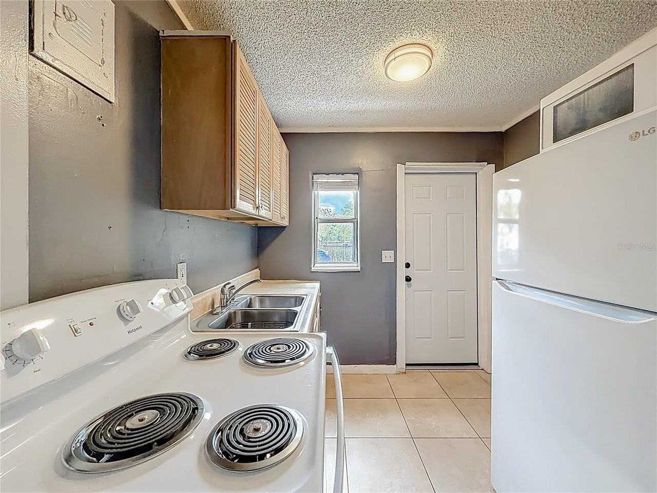 927 Hoffner Ave - Photo 7 of 25