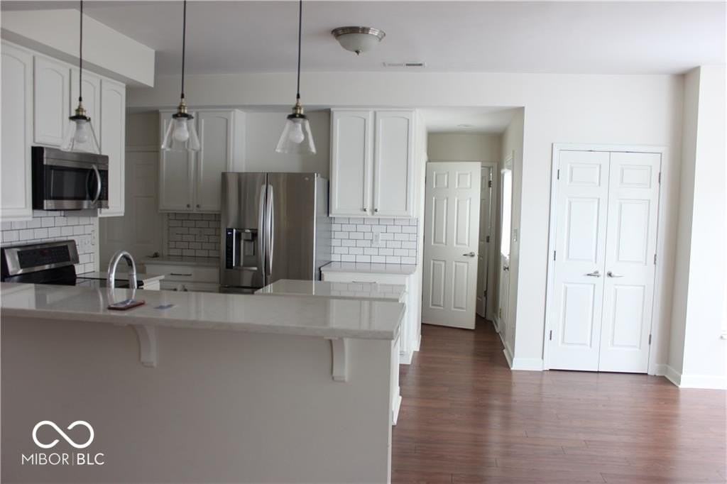 6255 Canterbury Dr - Photo 5 of 35