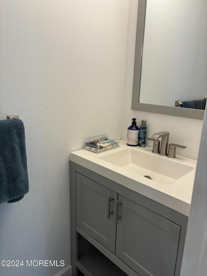 206 Beach Ave - Photo 6 of 10