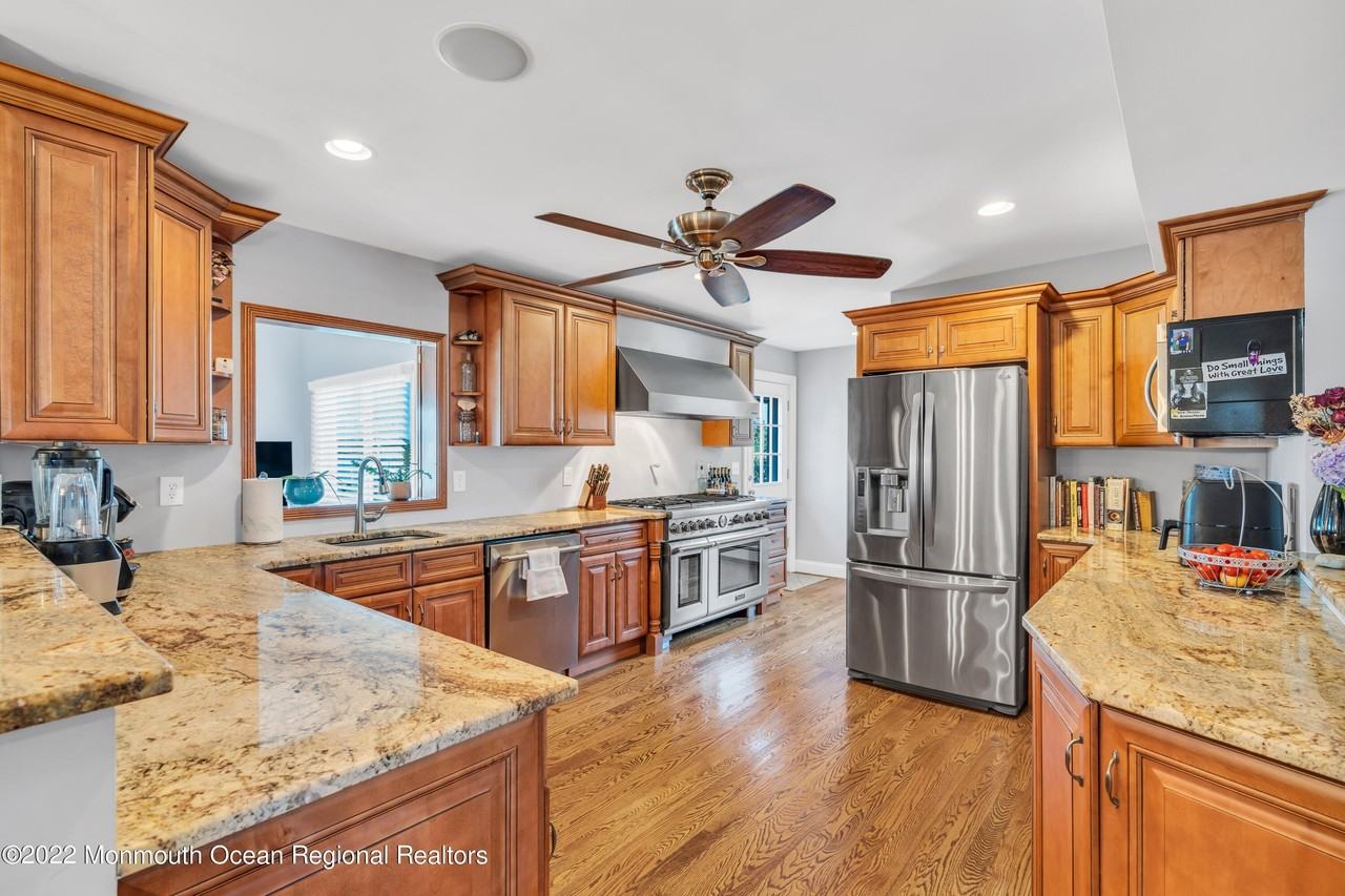 1613 Northstream Pkwy - Photo 2 of 37