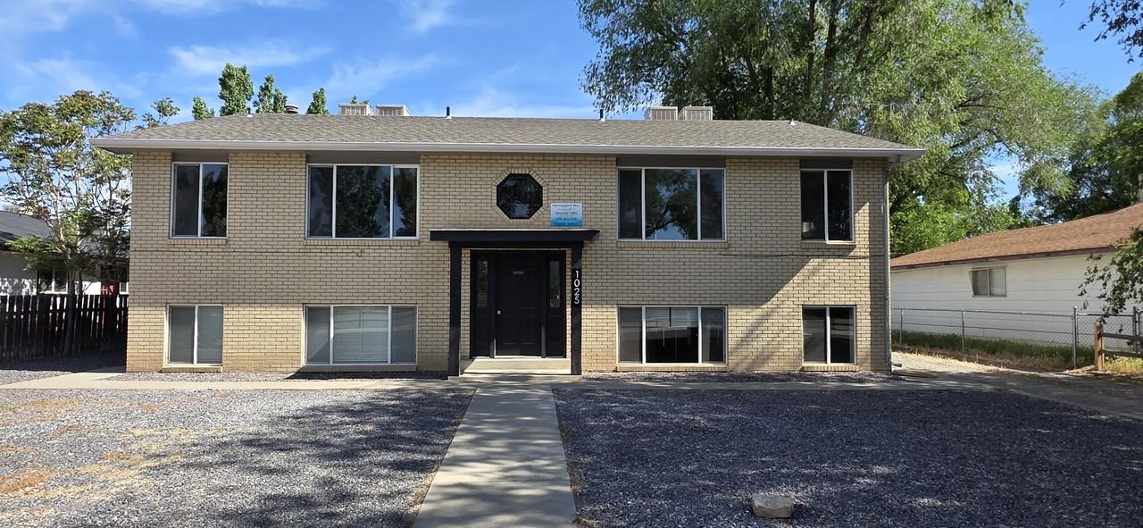 1025 Cedar Way #4