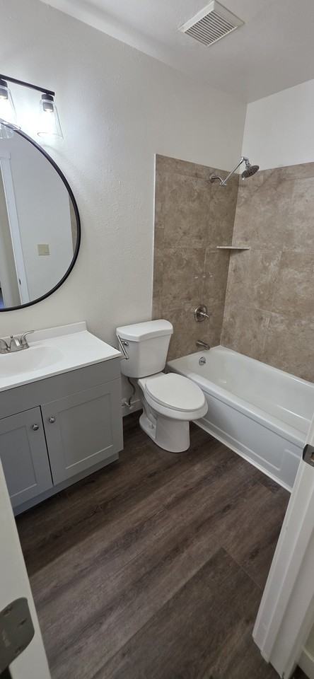 1025 Cedar Way #4 - Photo 7 of 10