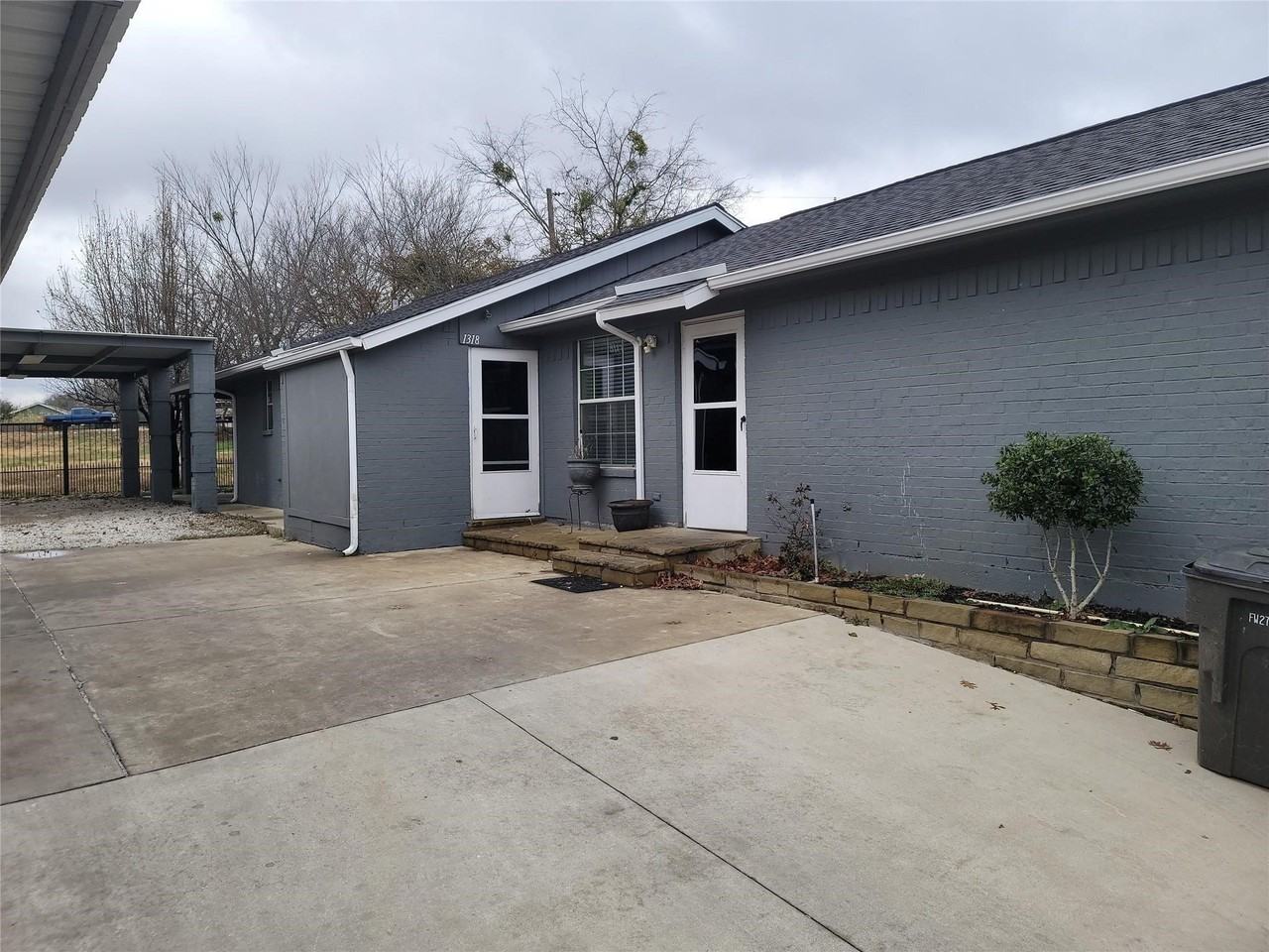 1316 Blodgett Ave - Photo 3 of 14