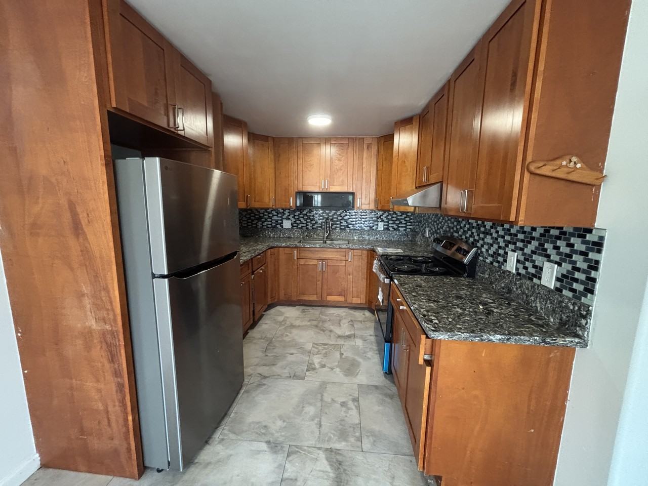 923 Winant St - Photo 4 of 11