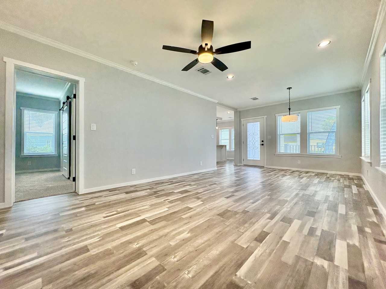 5715 Camelford Dr #528 - Photo 6 of 23