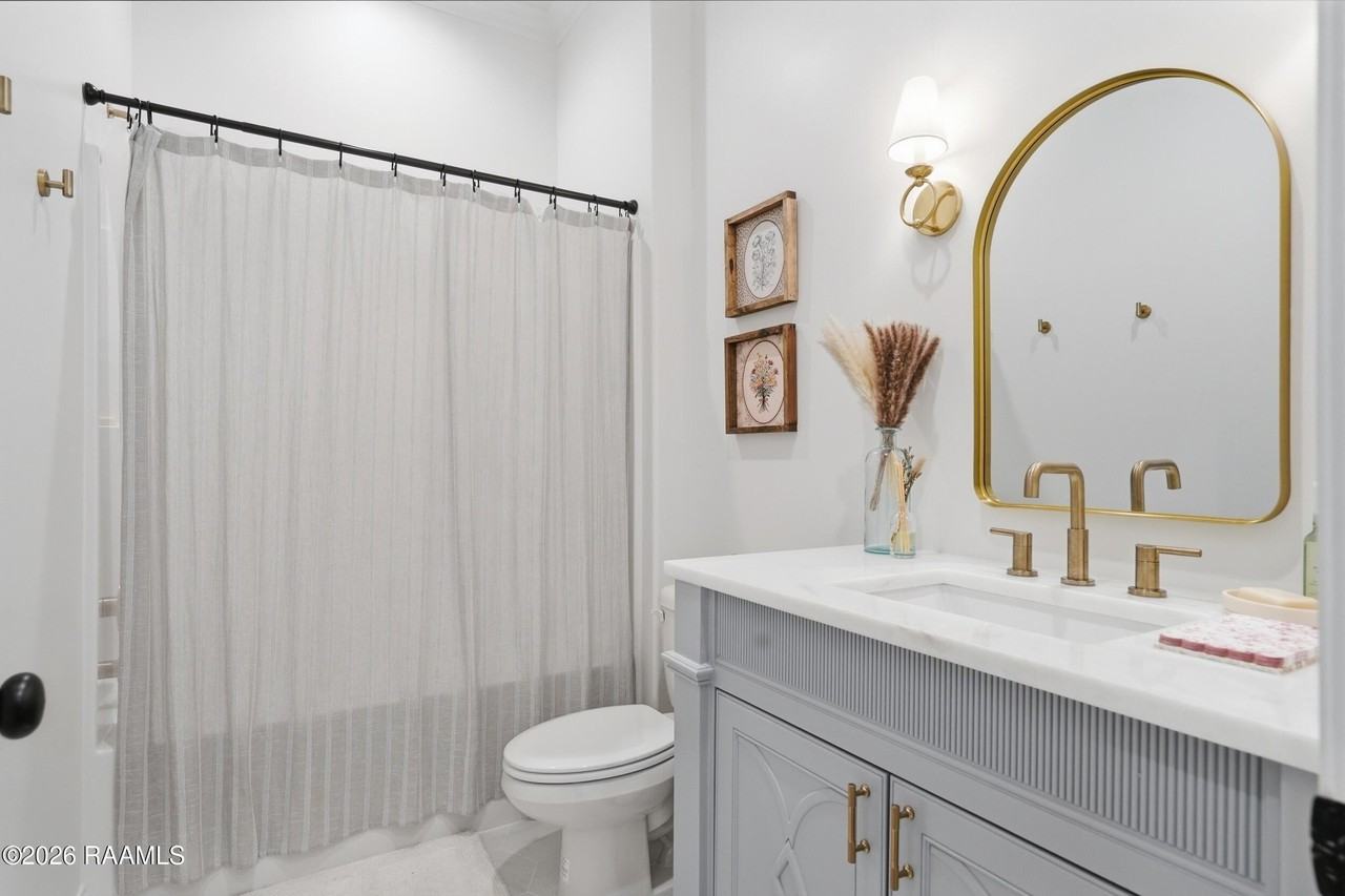 210 Amsterdam Ave - Photo 6 of 34