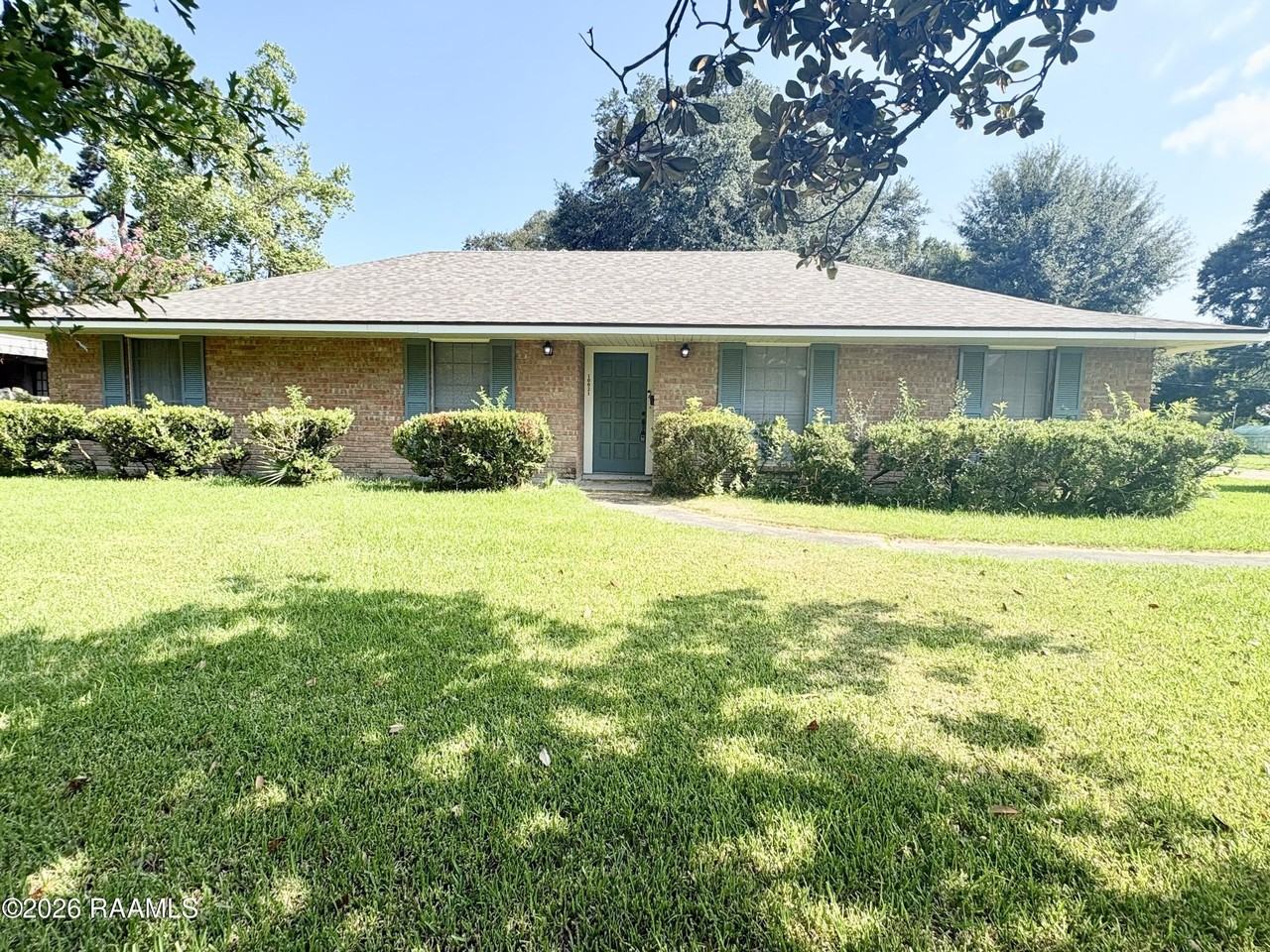 10021 E Tampa Dr