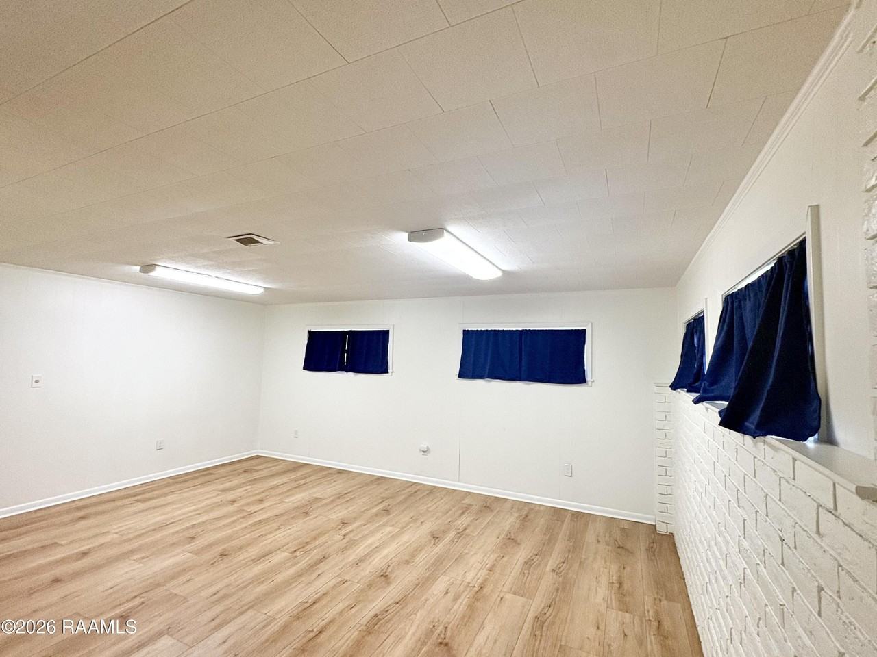 10021 E Tampa Dr - Photo 3 of 10
