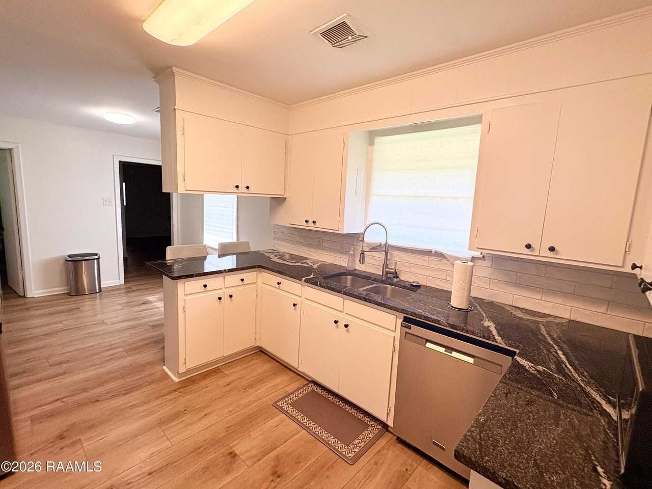 10021 E Tampa Dr - Photo 7 of 10