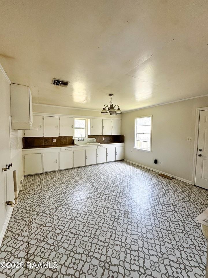 1213 Scott St - Photo 2 of 5
