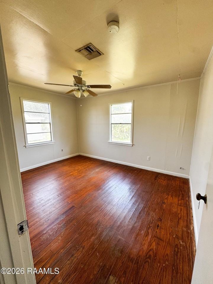 1213 Scott St - Photo 4 of 5