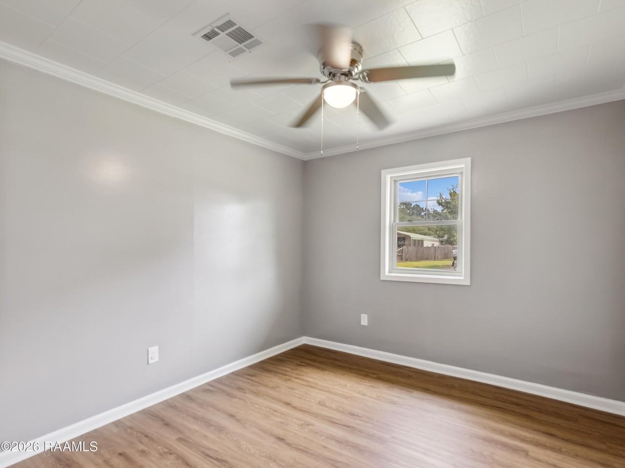 319 W Railroad St - Photo 7 of 13