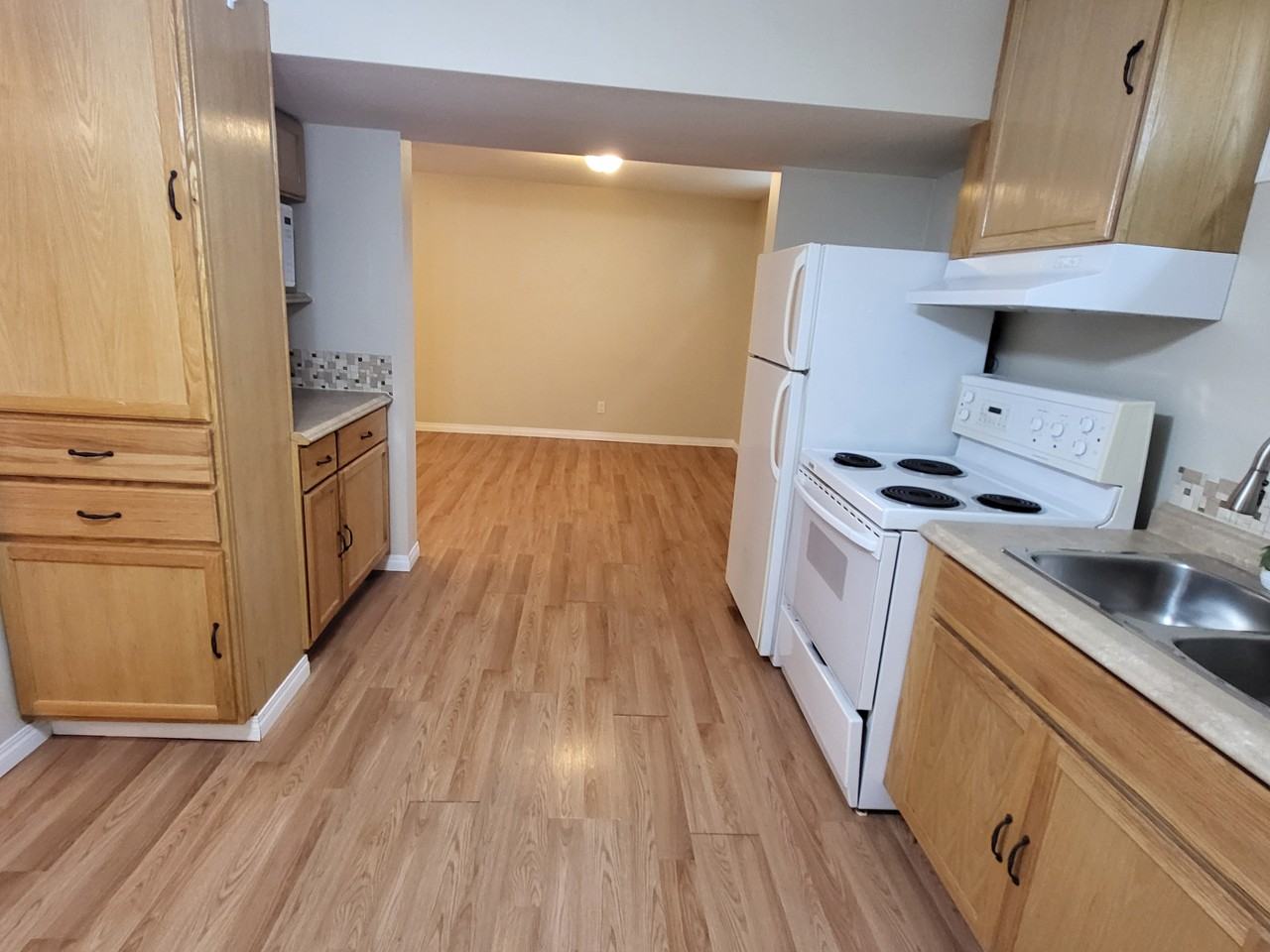 7612 23 Street Southeast - Photo 4 of 12