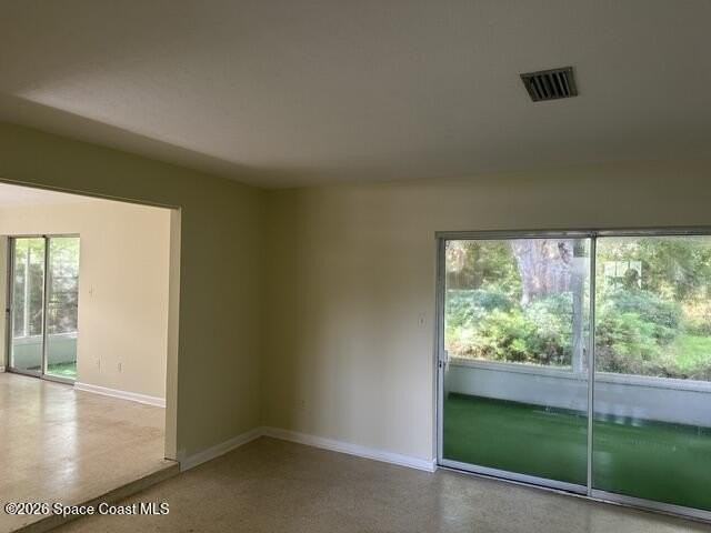 305 Marlin Dr - Photo 3 of 8