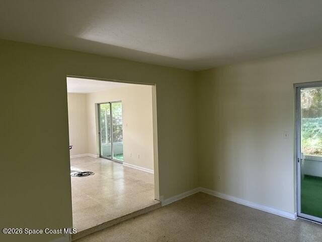 305 Marlin Dr - Photo 5 of 8