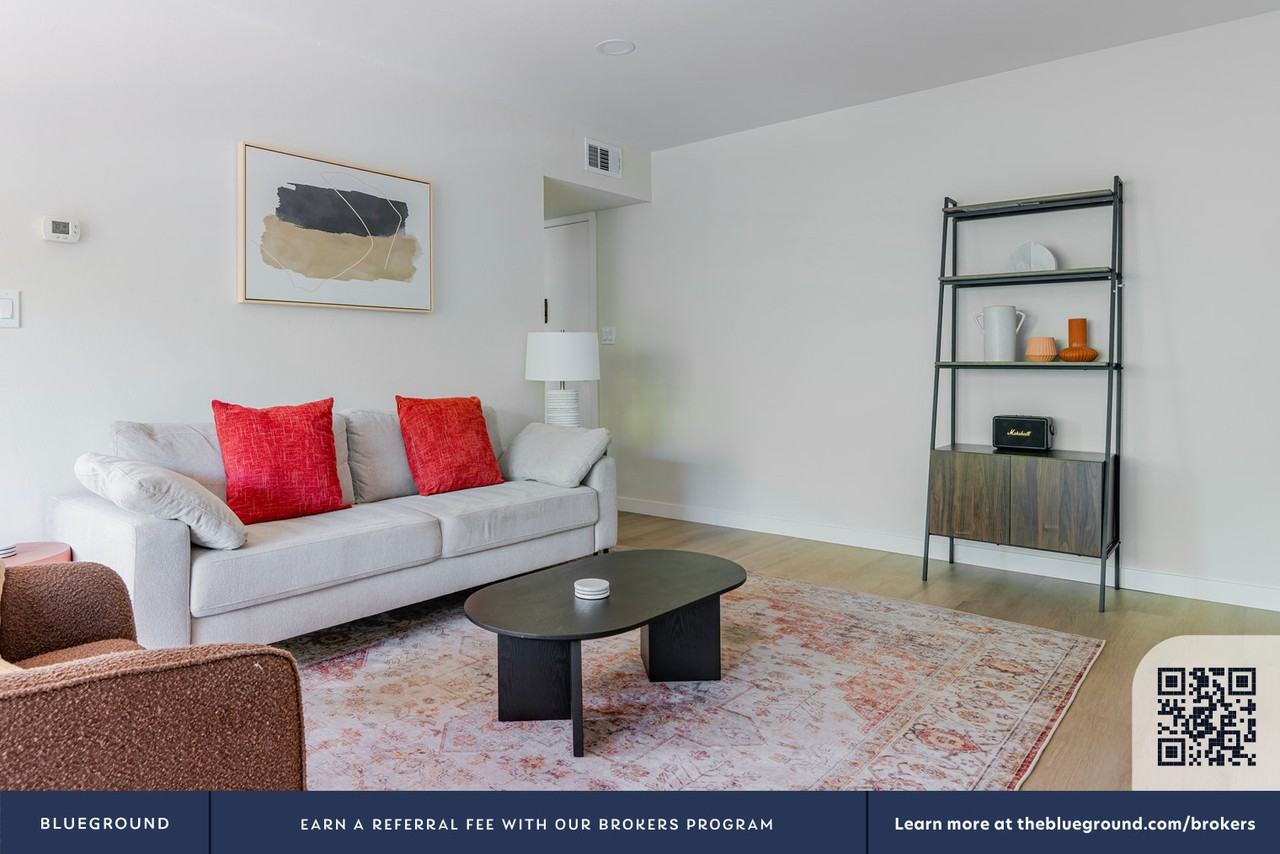 2721 Midtown Ct #1865 - Photo 5 of 22