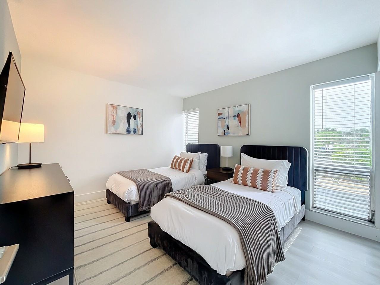 1401 Southeast 15th Street - Photo 3 of 21