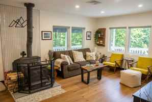 featured image of 470 Shaver Hill Rd