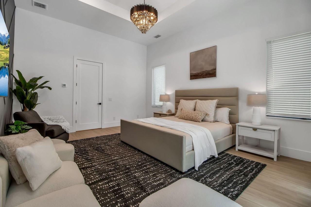 2632 Hawthorne St #1590854P - Photo 6 of 48
