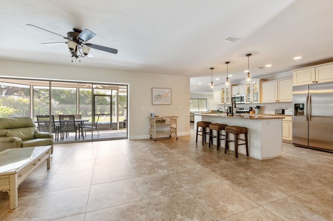 427 Bellini Cir #1590857P - Photo 4 of 42