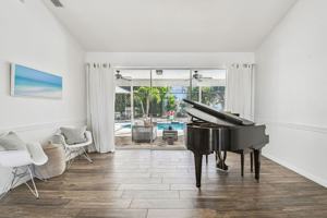 featured image of 423 Bellini Cir