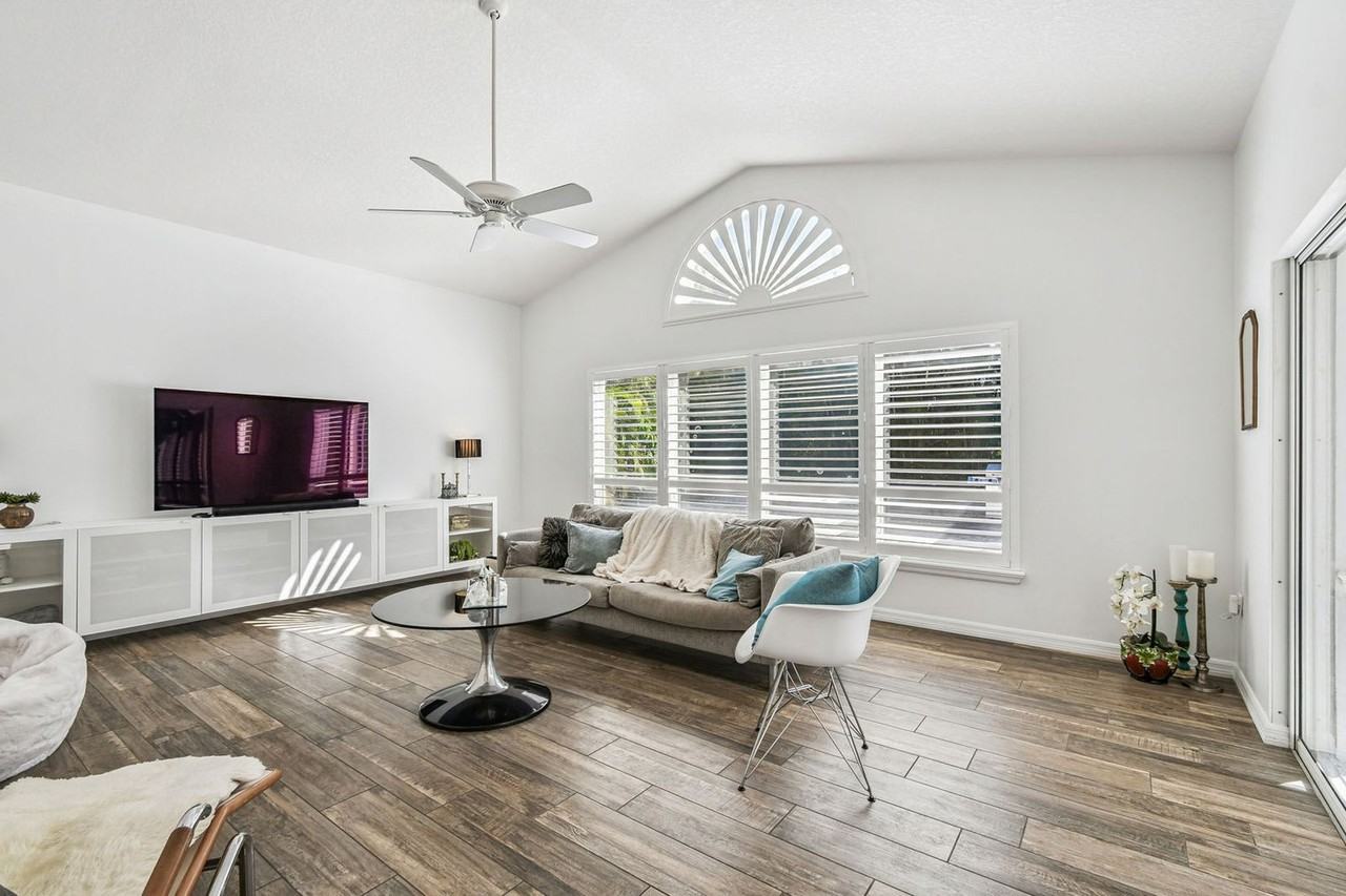 423 Bellini Cir #1590859P - Photo 3 of 44
