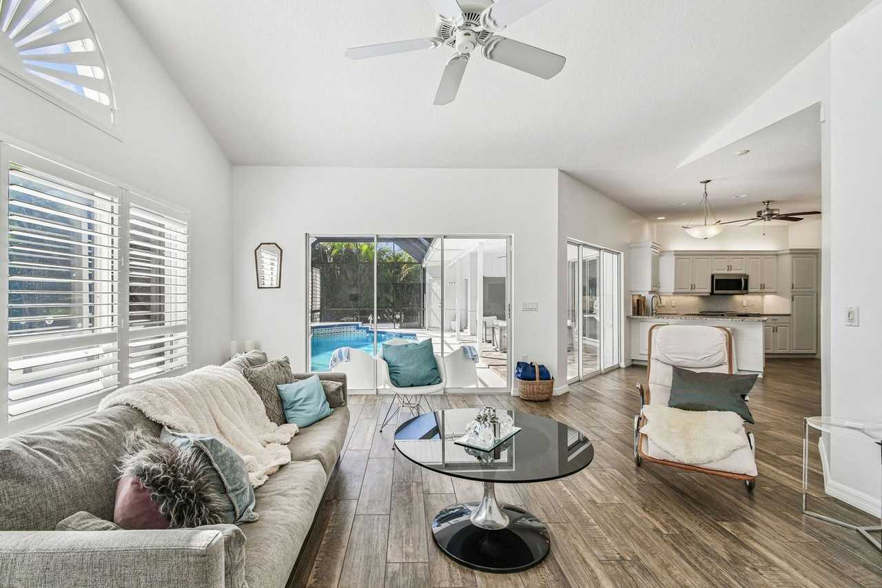 423 Bellini Cir #1590859P - Photo 4 of 44