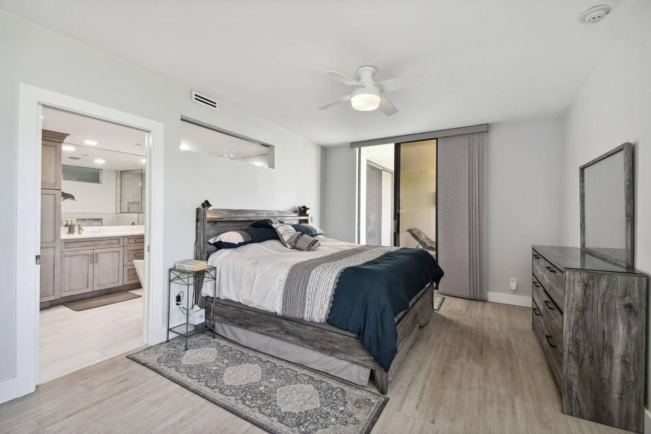 1922 Harbourside Dr #1590867P - Photo 4 of 46