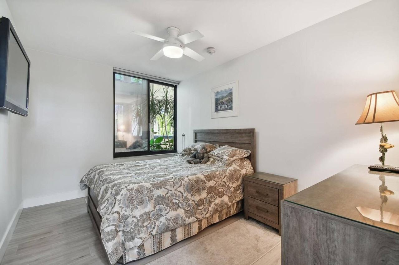 1922 Harbourside Dr #1590867P - Photo 5 of 46