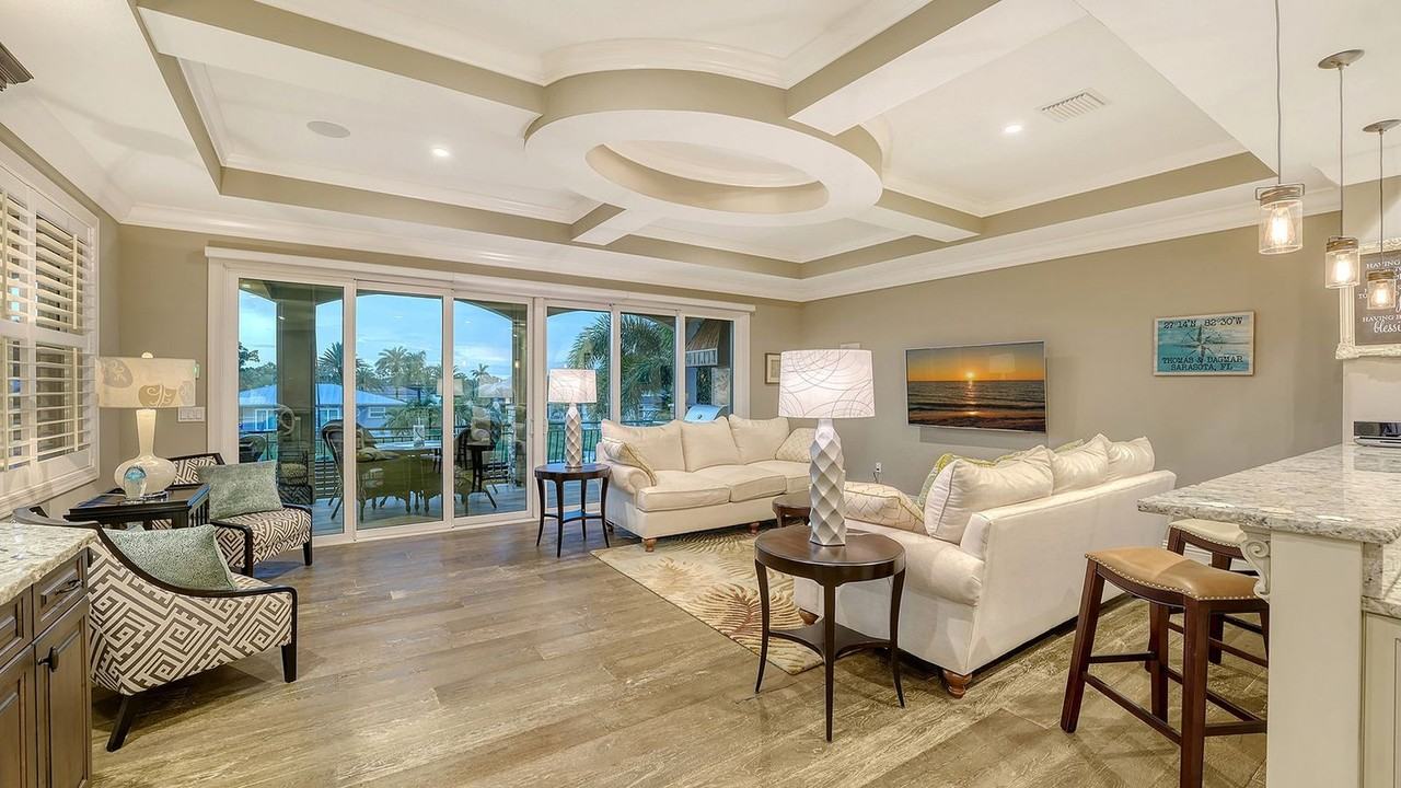 7760 Holiday Dr #1590870P - Photo 3 of 41
