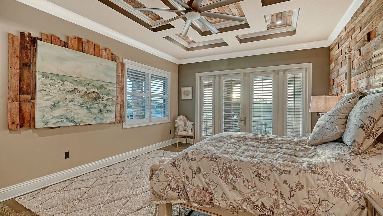 7760 Holiday Dr #1590870P - Photo 6 of 41