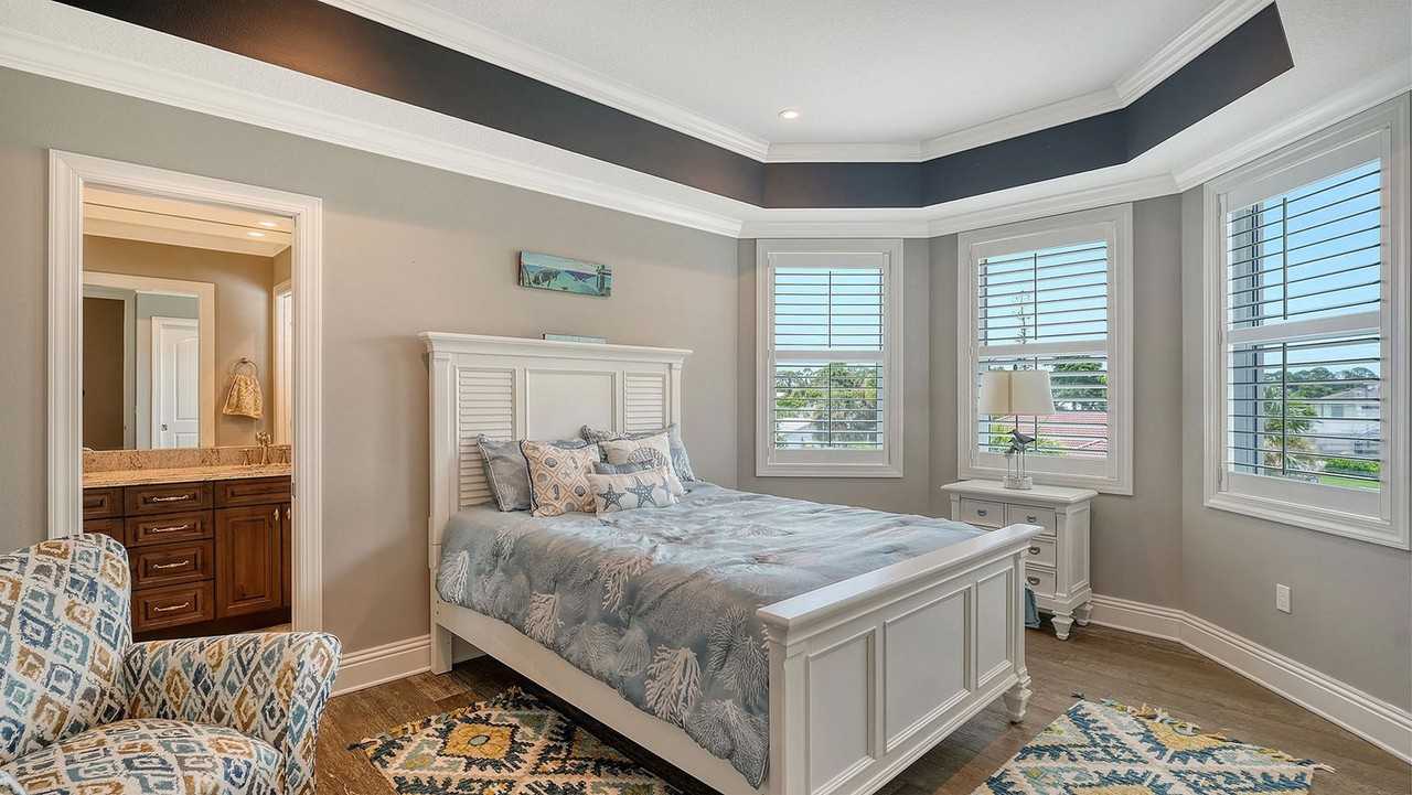 7760 Holiday Dr #1590870P - Photo 7 of 41