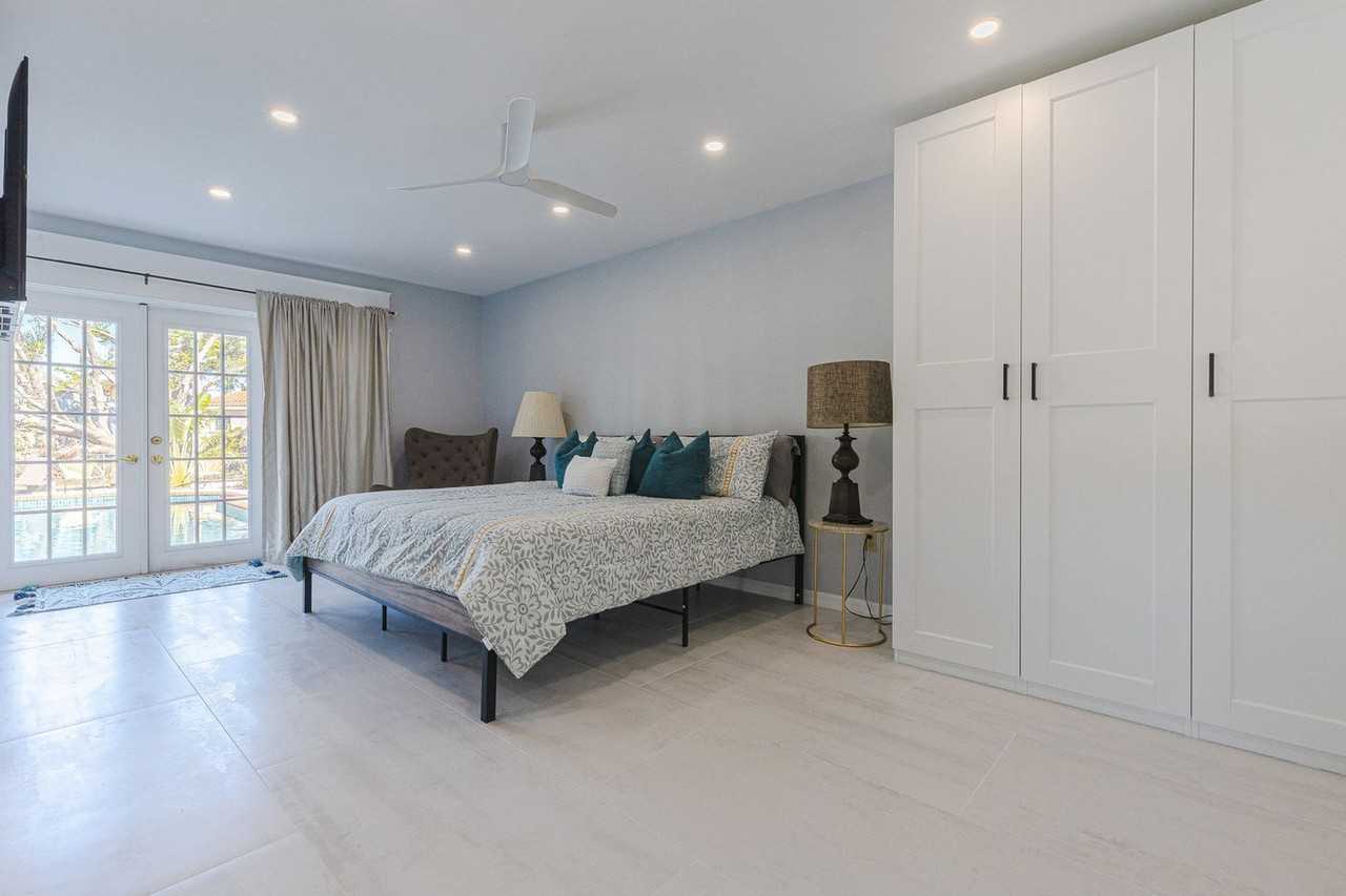 206 20th St W #1590877P - Photo 4 of 30