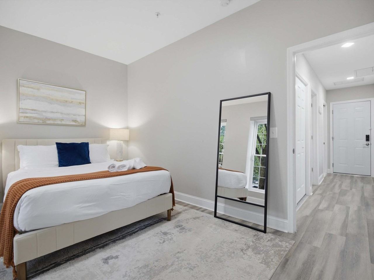 133 7th Street Southeast - Photo 5 of 19