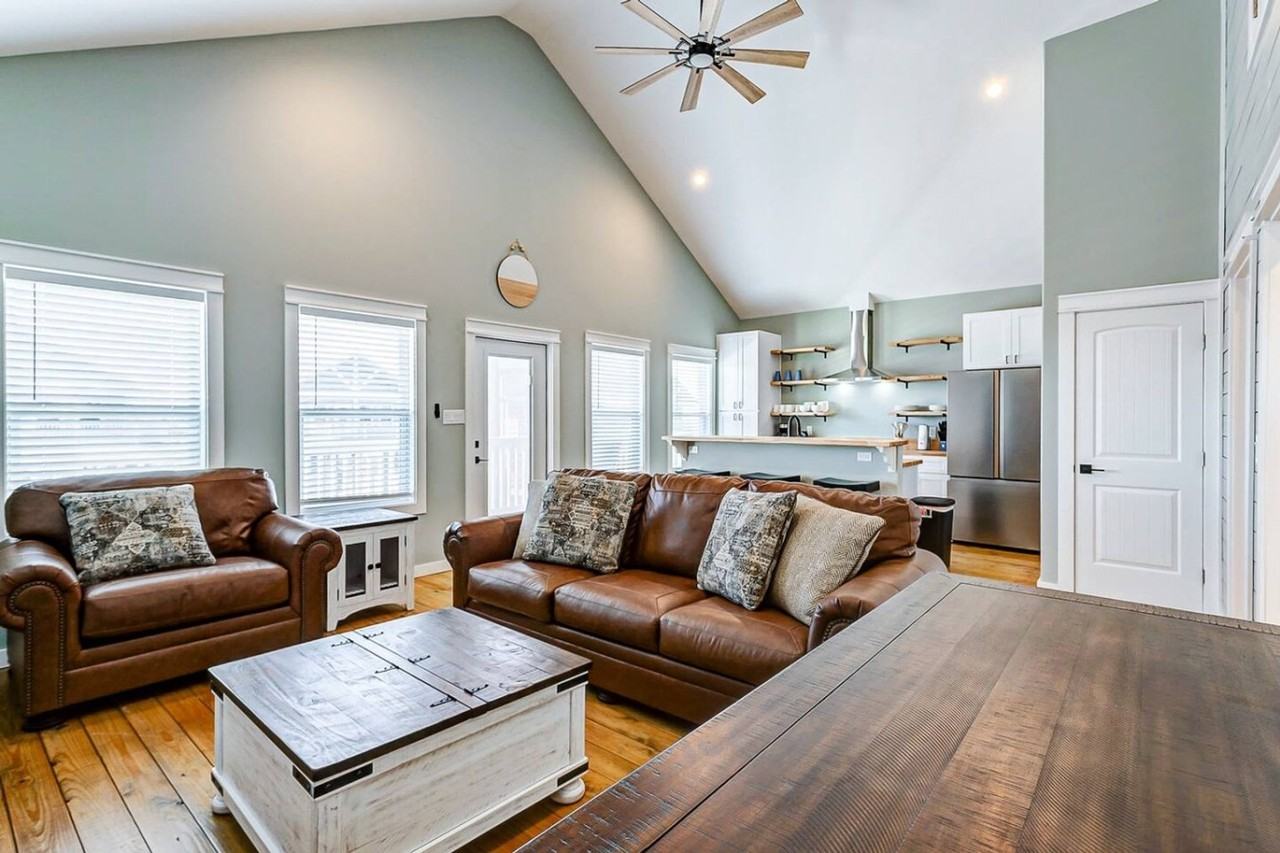 1037 Sunset Dr #1598138P - Photo 5 of 42