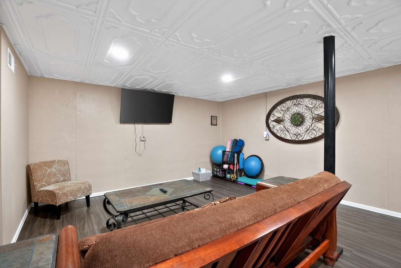 5969 Hearn Rd #1591568P - Photo 4 of 46