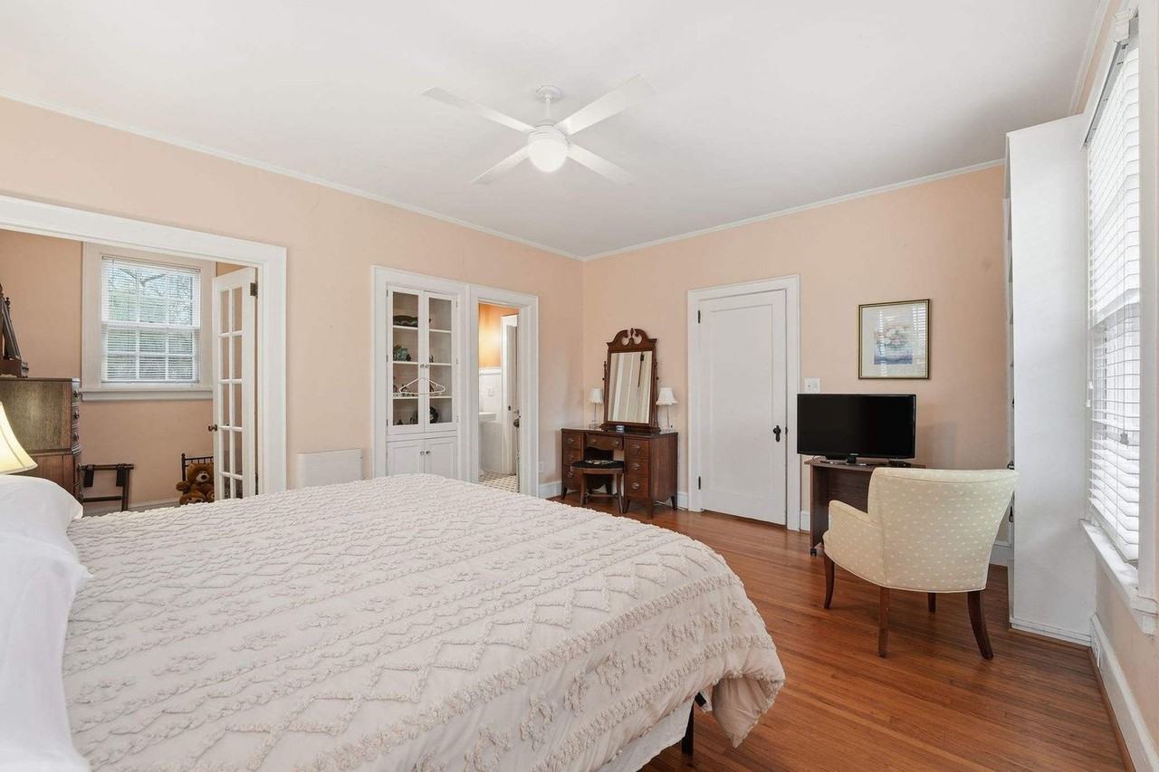 552 Lorimer Rd #1591558P - Photo 6 of 34