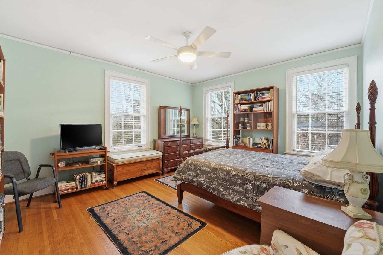 552 Lorimer Rd #1591558P - Photo 7 of 34