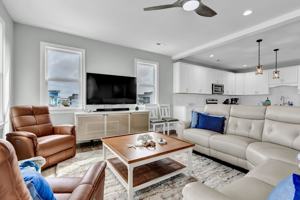 featured image of 822 S Topsail Dr